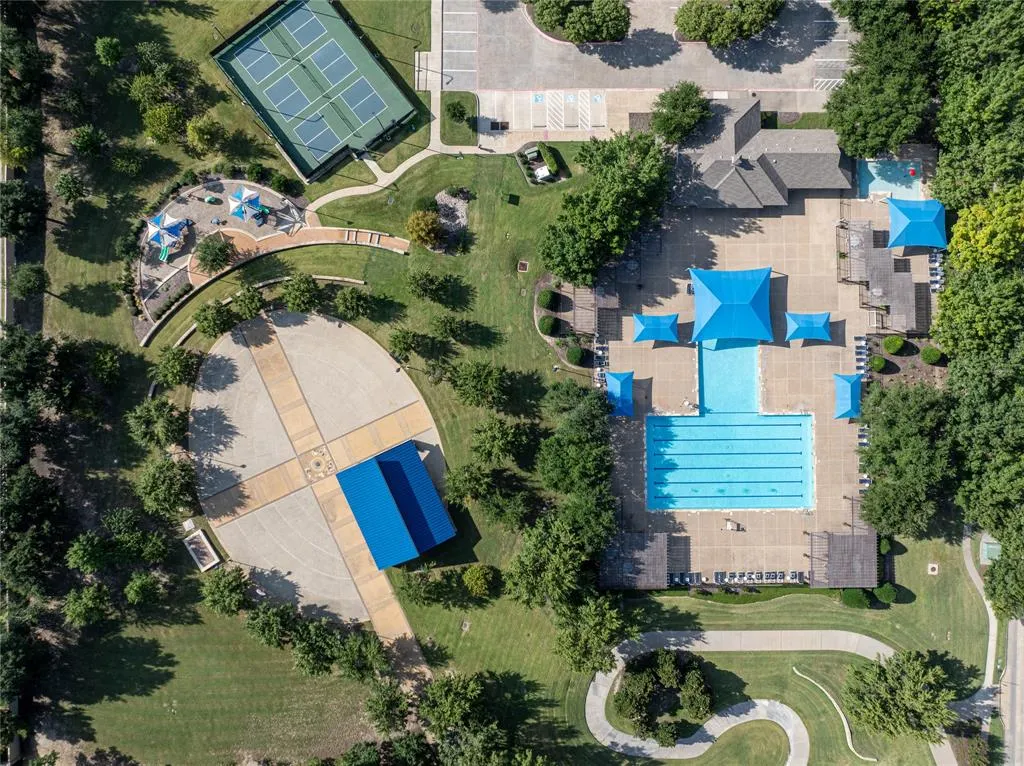 8601 Tanglewood Drive