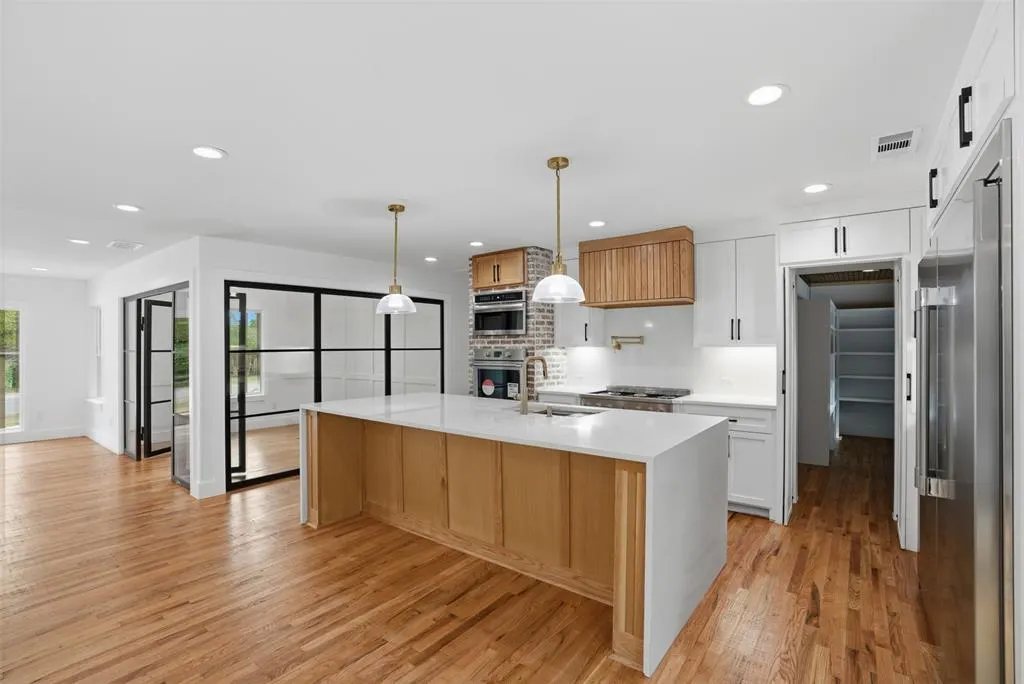 1000 N Morris Street