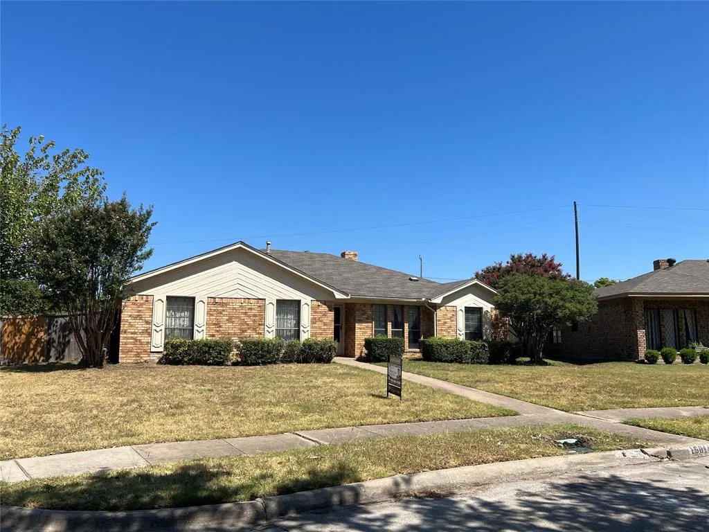 1501 Willow Crest Drive