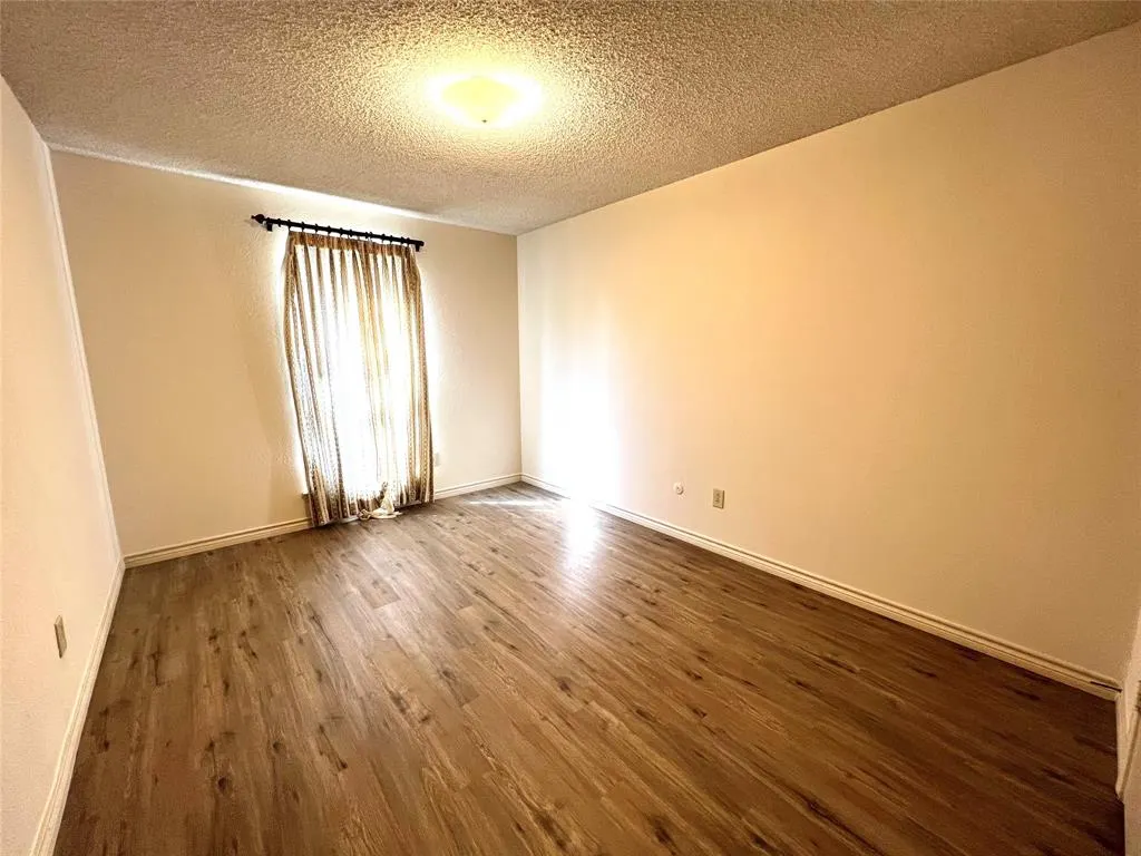 1501 Willow Crest Drive