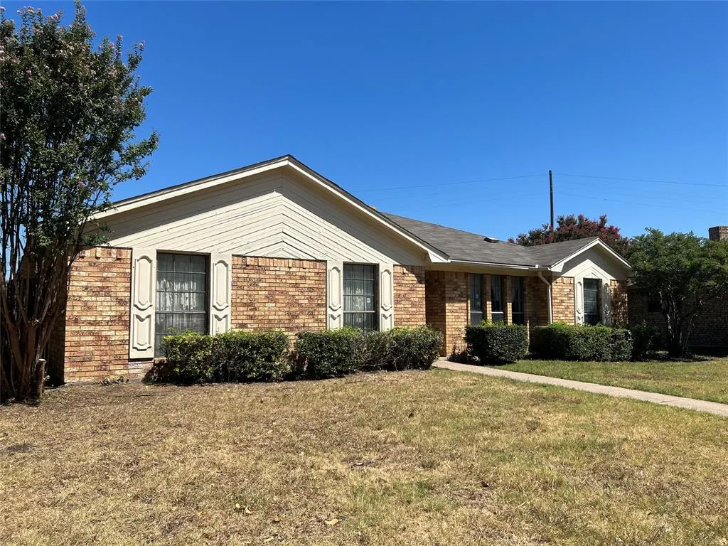 1501 Willow Crest Drive