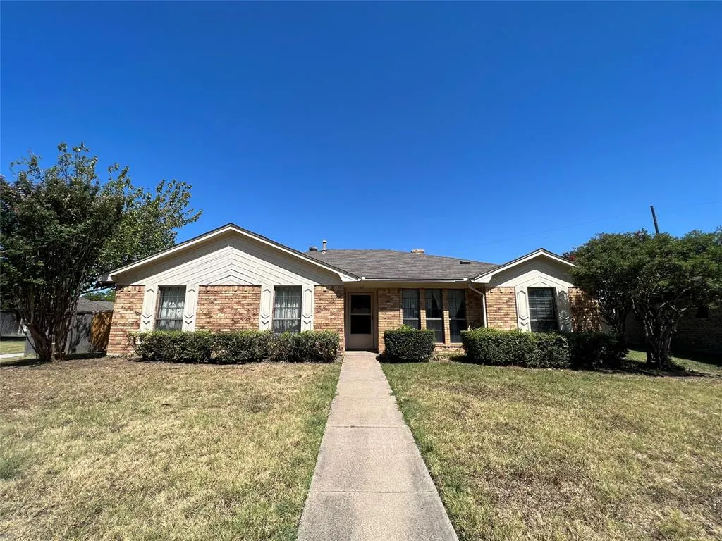 1501 Willow Crest Drive