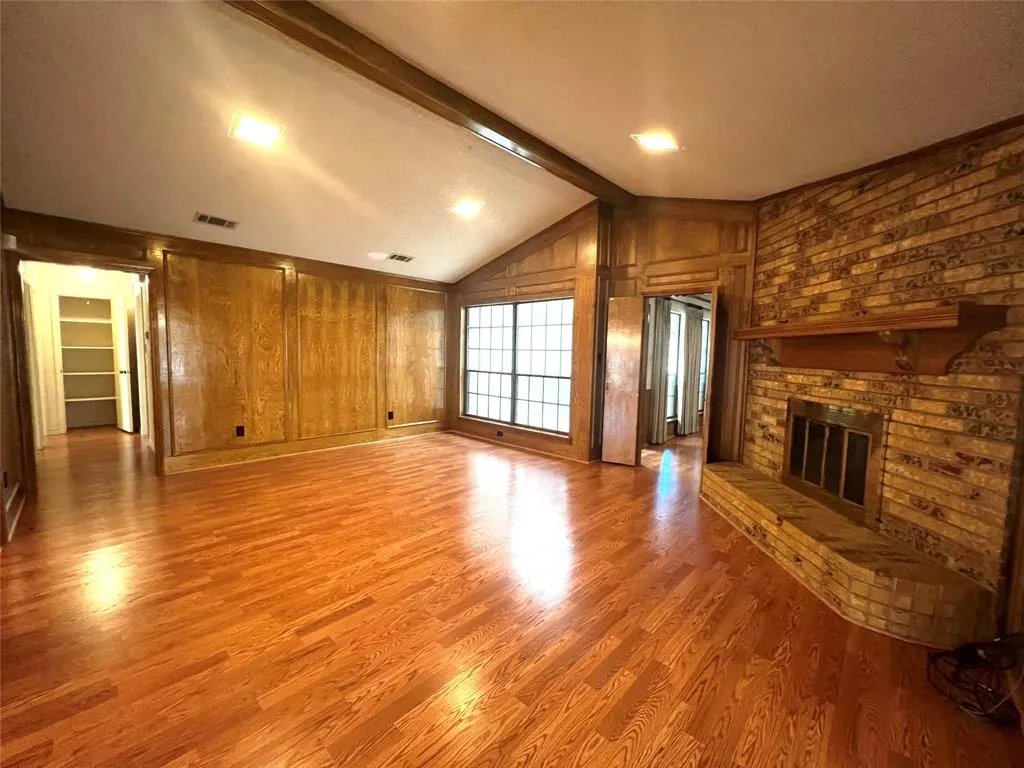 1501 Willow Crest Drive