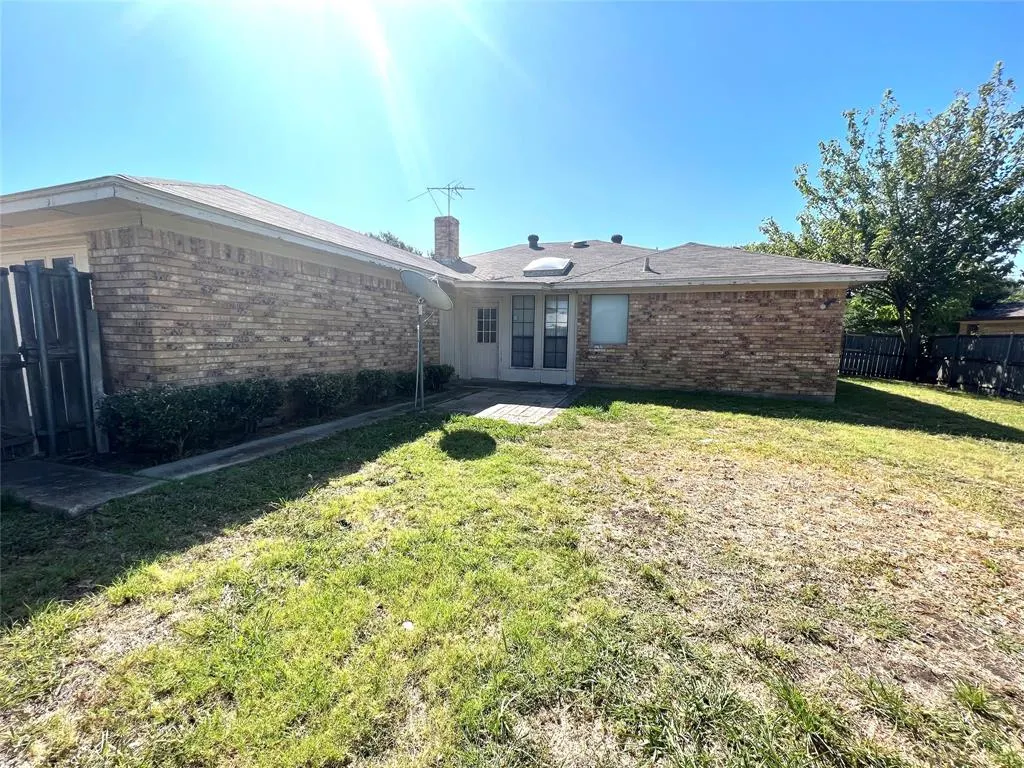 1501 Willow Crest Drive