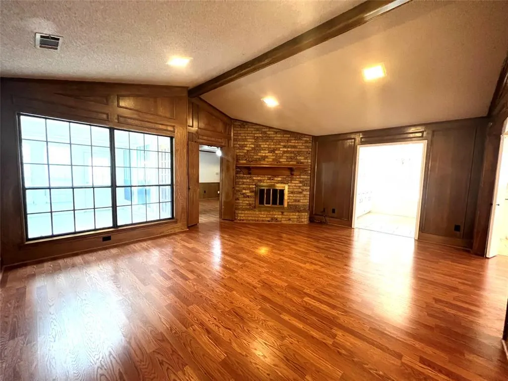 1501 Willow Crest Drive