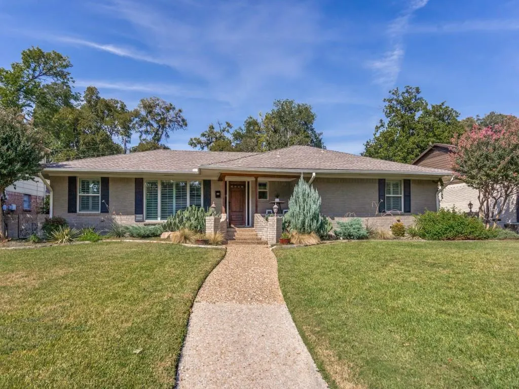 1521 Janwood Drive