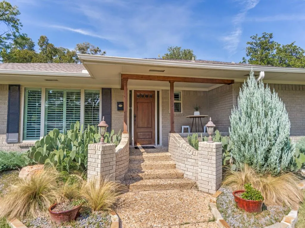 1521 Janwood Drive