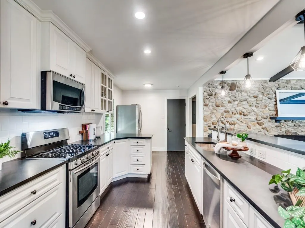 1521 Janwood Drive