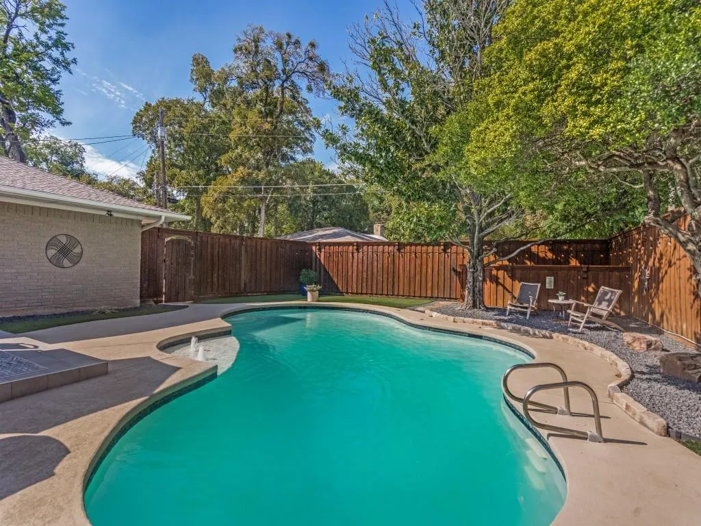1521 Janwood Drive