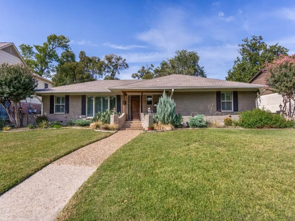 1521 Janwood Drive