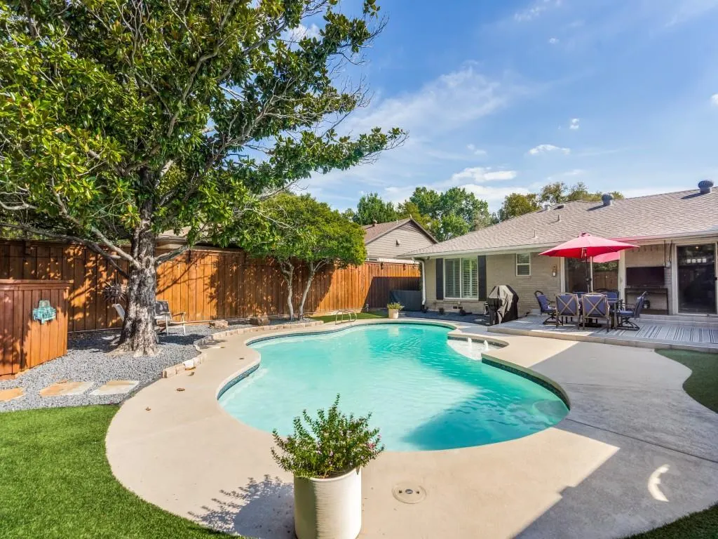 1521 Janwood Drive