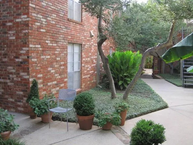 4317 Hartford Street, #109