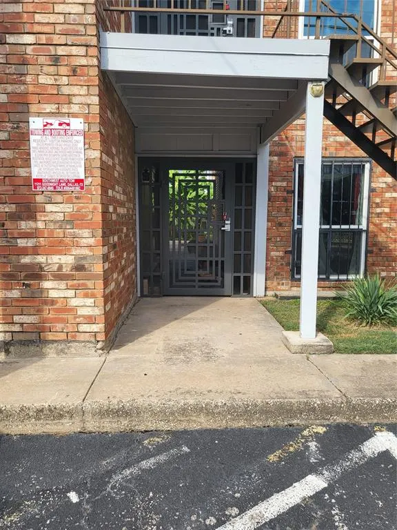 4317 Hartford Street, #109