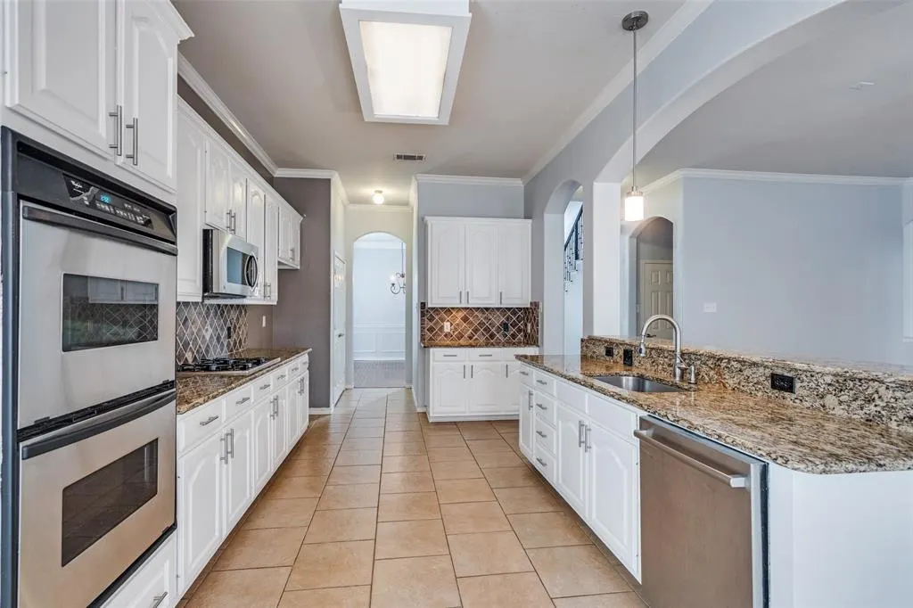 8404 Riverwalk Trail