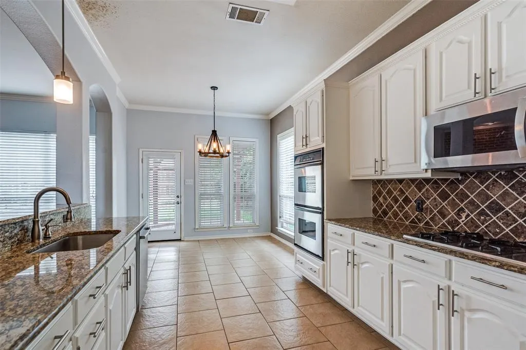 8404 Riverwalk Trail