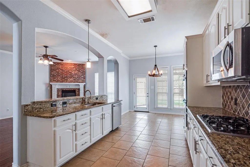 8404 Riverwalk Trail