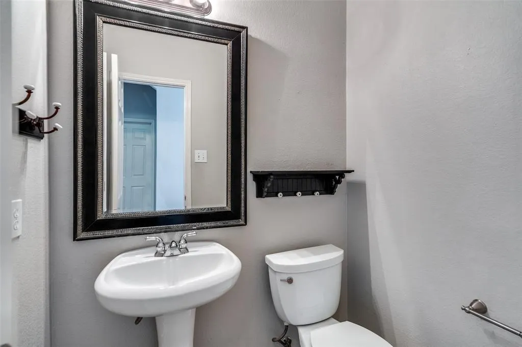 8404 Riverwalk Trail