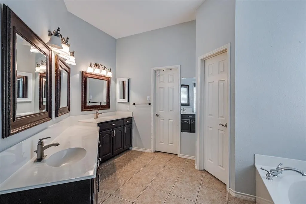 8404 Riverwalk Trail