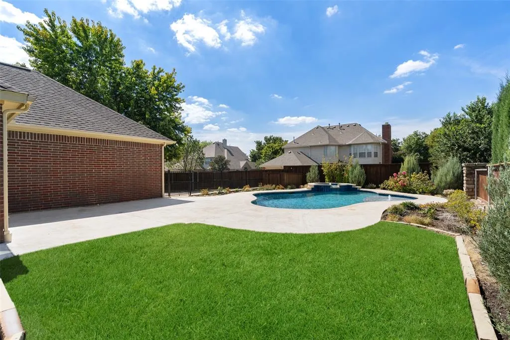 102 Fontana Court