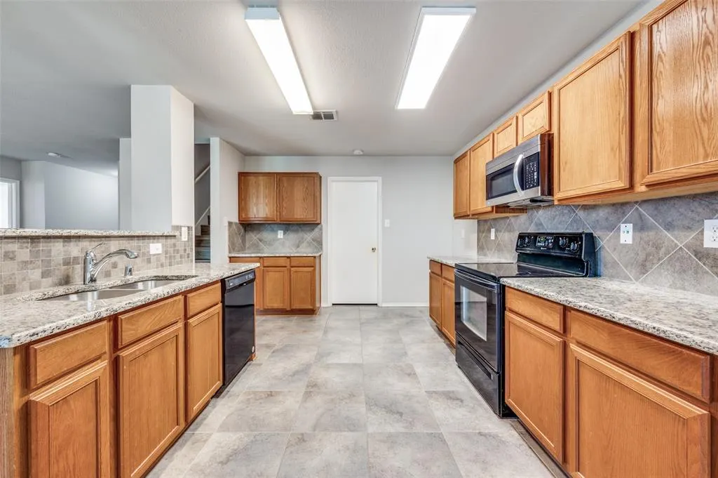 12800 Gillon Drive