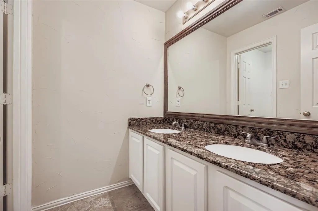 5200 Teddington Park Drive