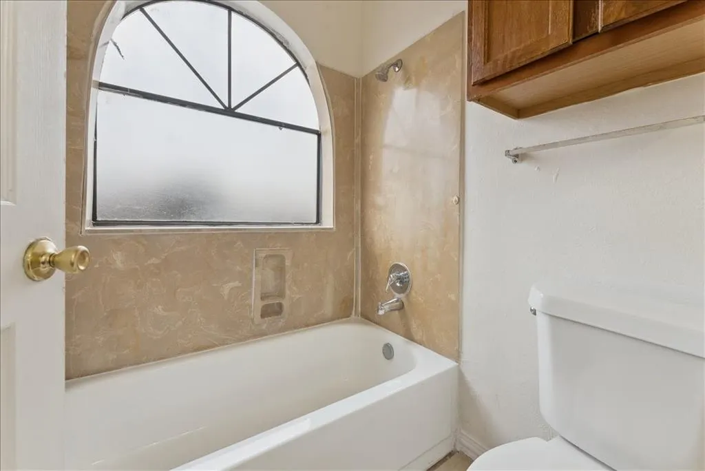 6108 Abrams Road, #330