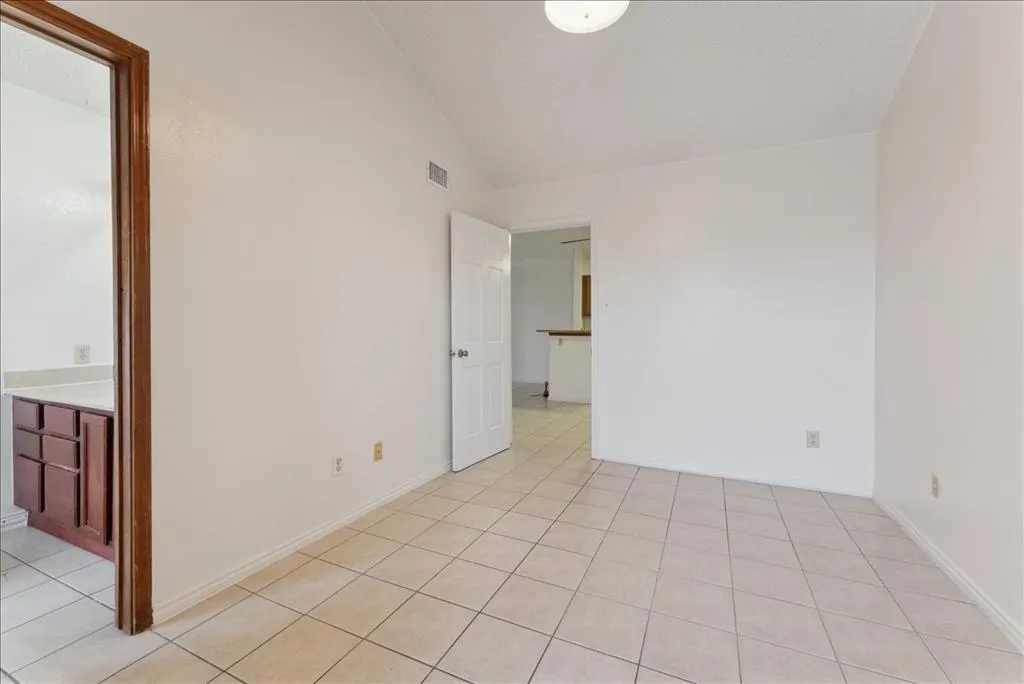 6108 Abrams Road, #330