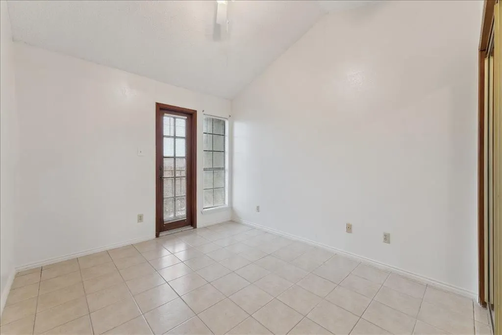 6108 Abrams Road, #330