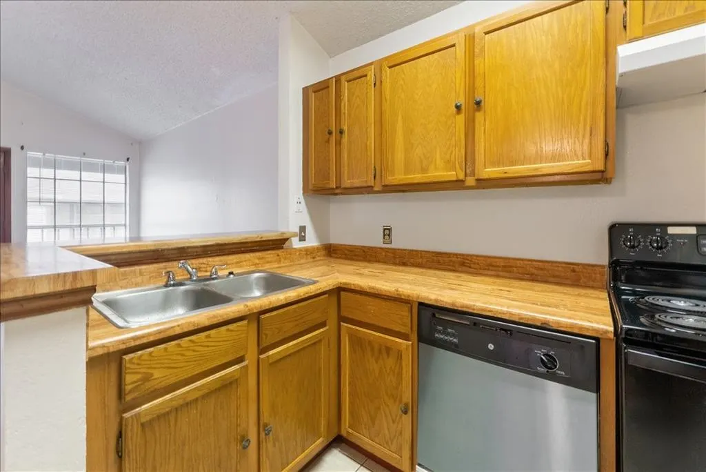6108 Abrams Road, #330