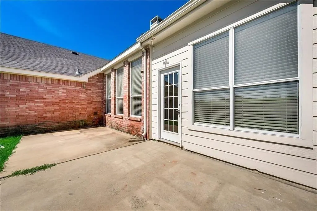 6204 Autumnwood Drive