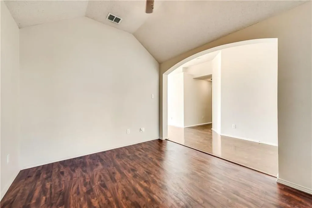 6204 Autumnwood Drive