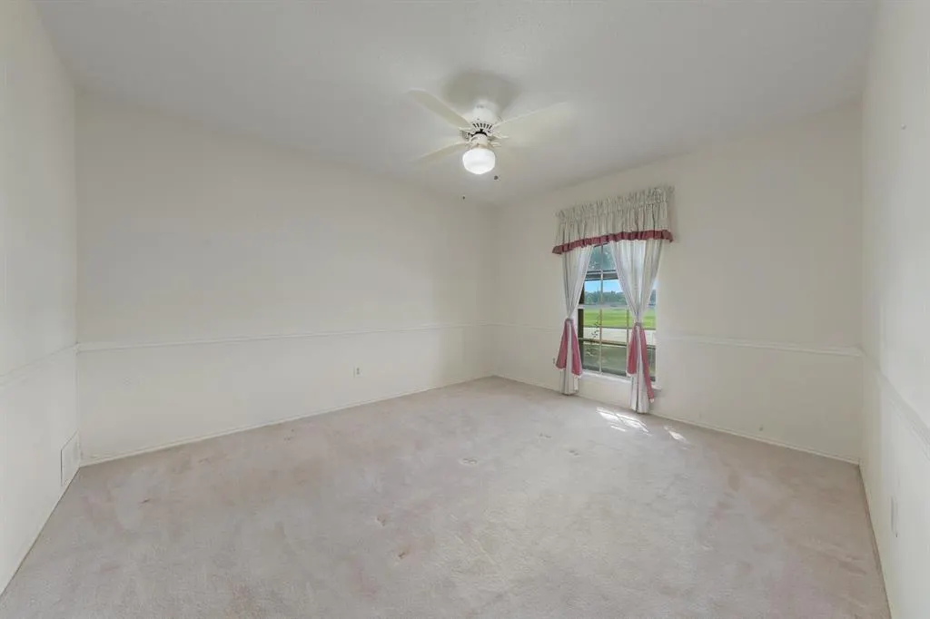 2709 N Spring Drive