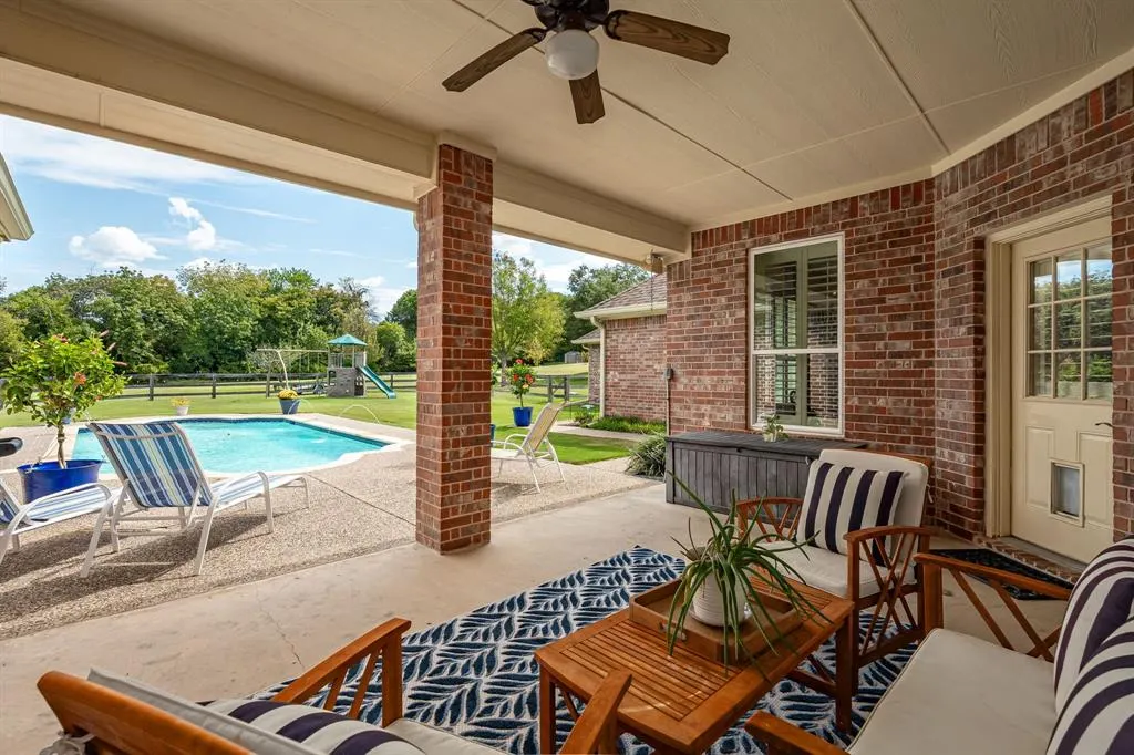 77 Trailridge Drive