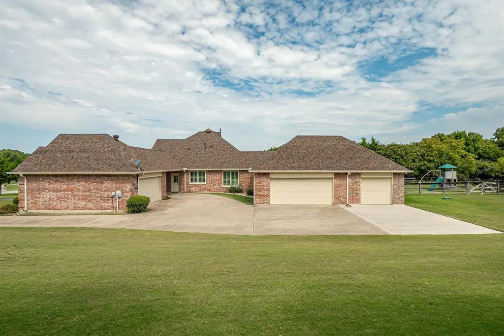77 Trailridge Drive