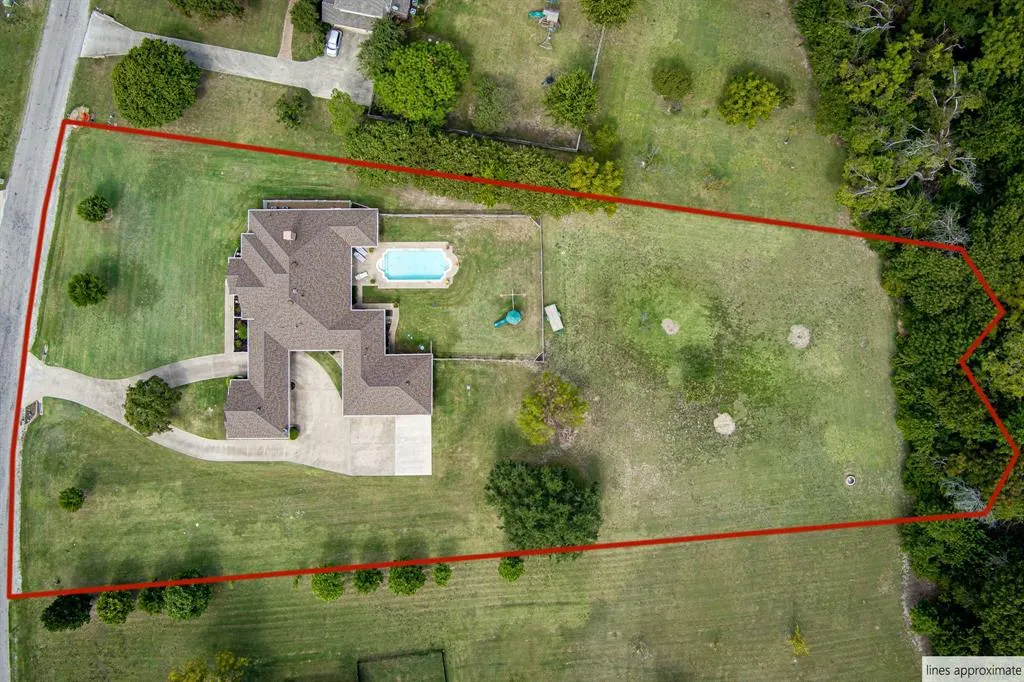 77 Trailridge Drive