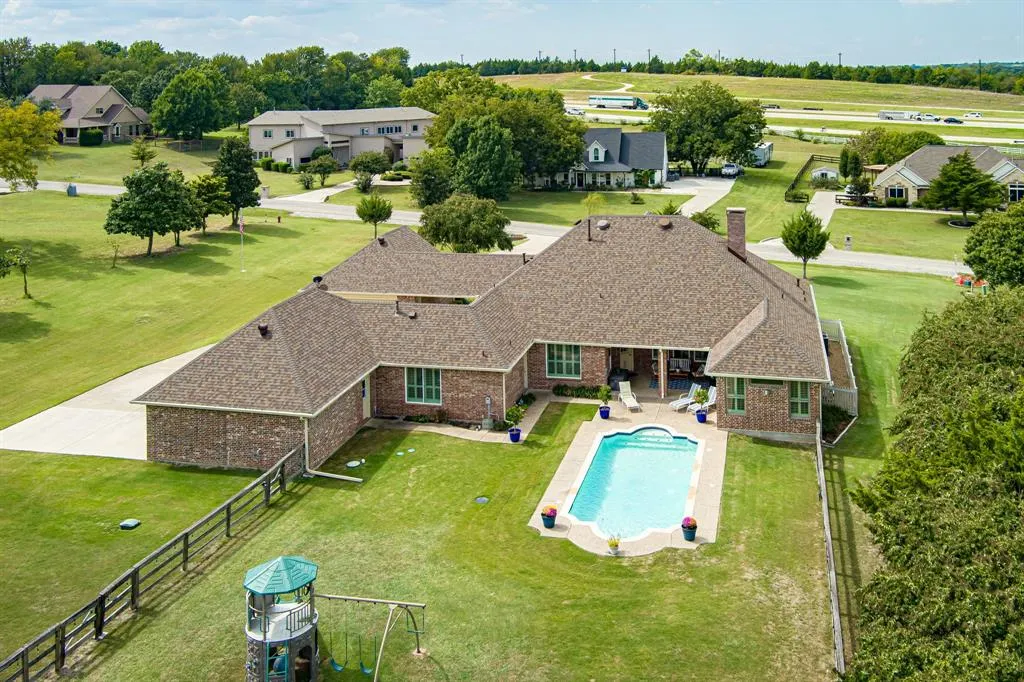 77 Trailridge Drive
