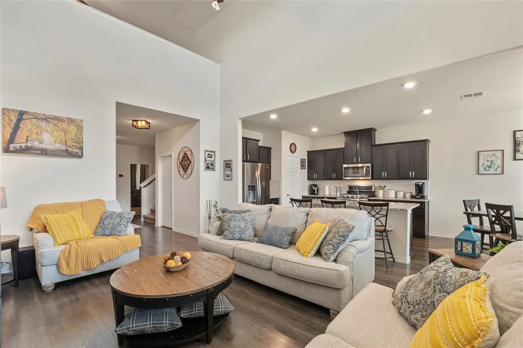 3109 Lampasas Lane
