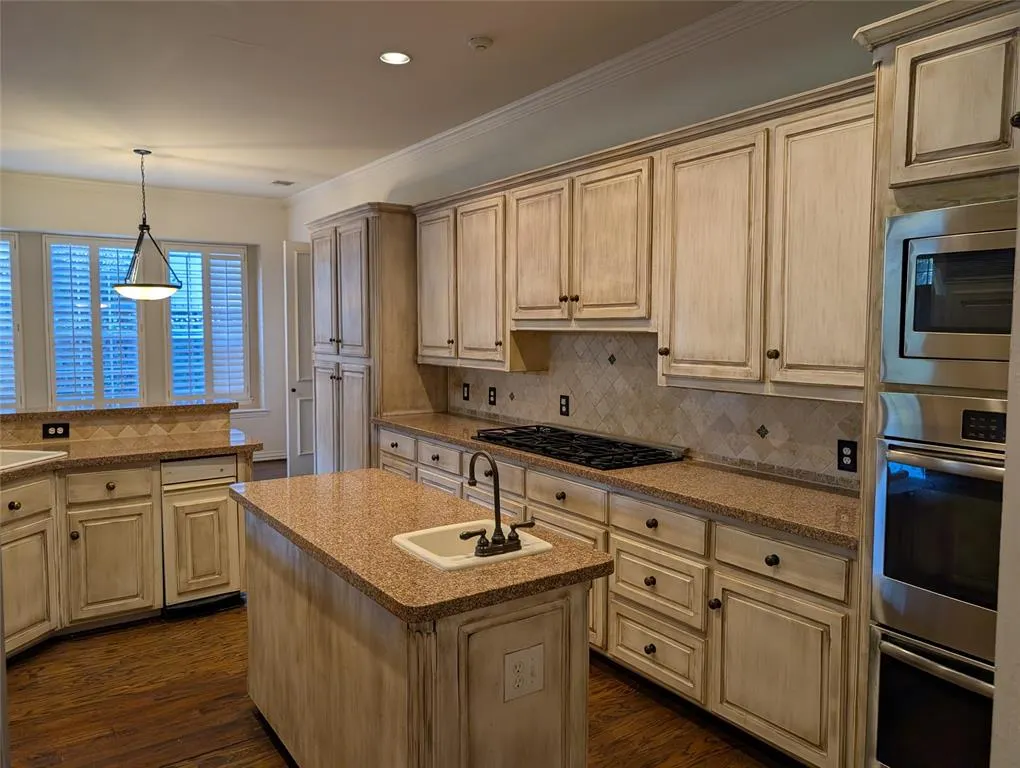 5013 Southern Hills Drive