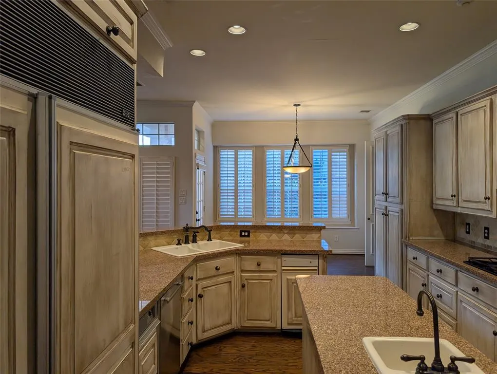 5013 Southern Hills Drive