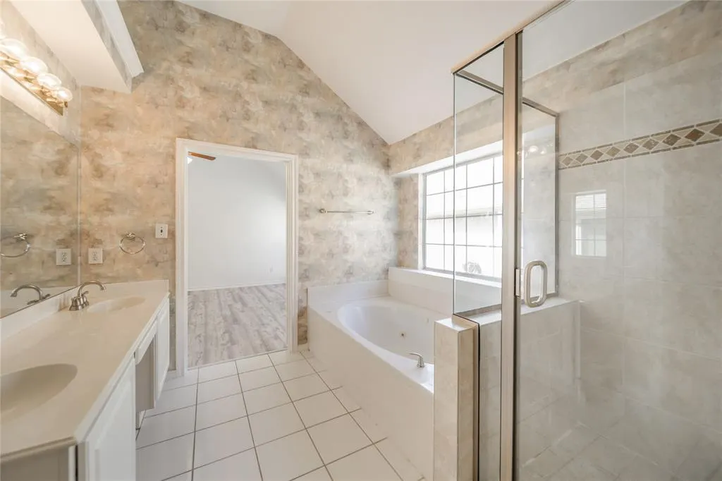 4824 Holly Berry Drive