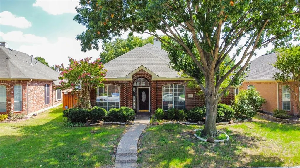 4824 Holly Berry Drive