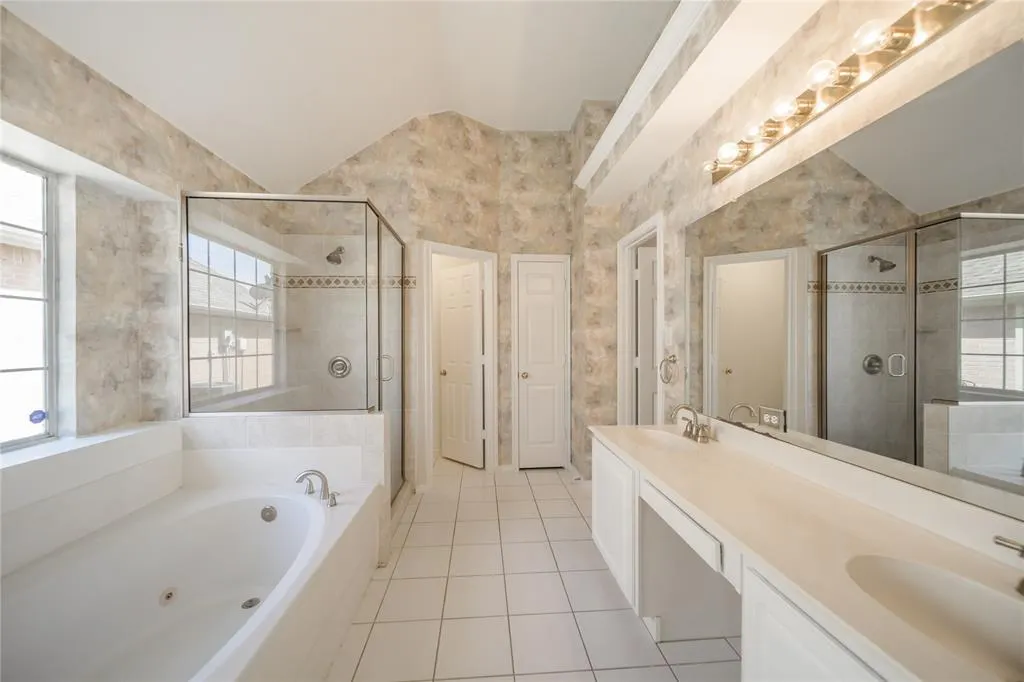 4824 Holly Berry Drive