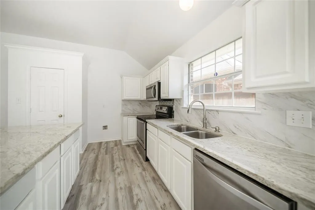 4824 Holly Berry Drive