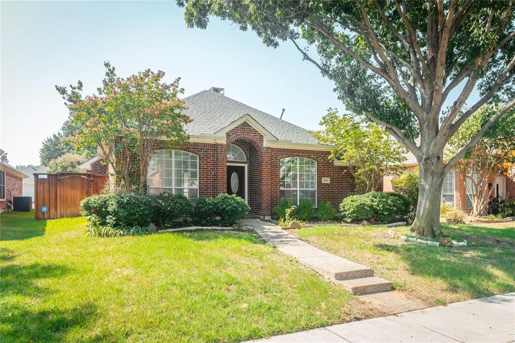 4824 Holly Berry Drive