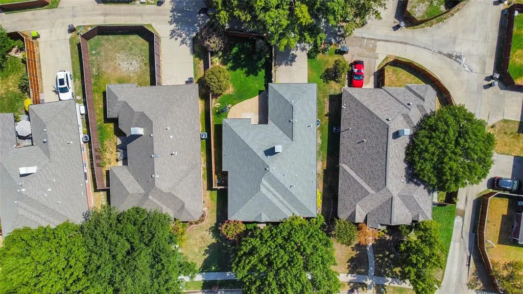 4824 Holly Berry Drive