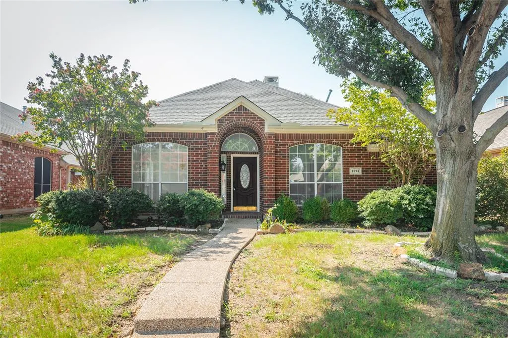 4824 Holly Berry Drive