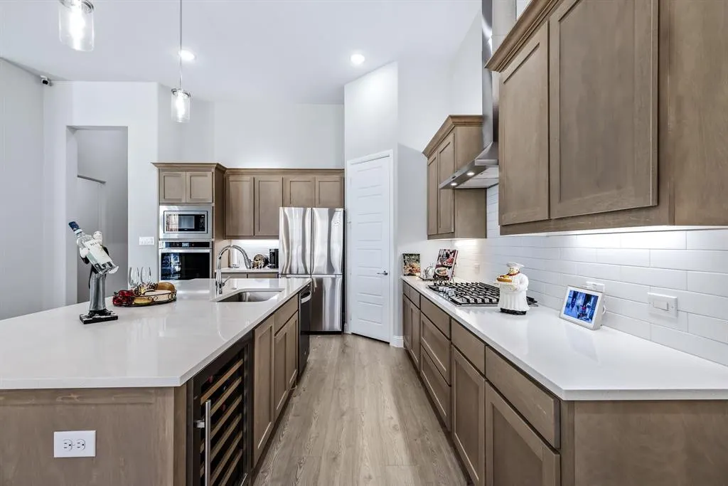 1302 Shorefront Drive