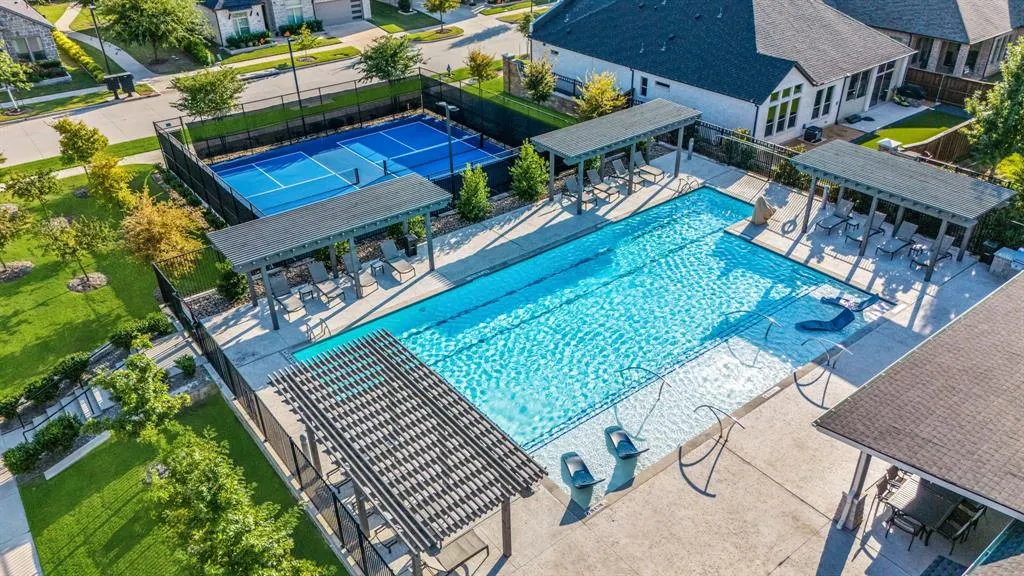 1302 Shorefront Drive