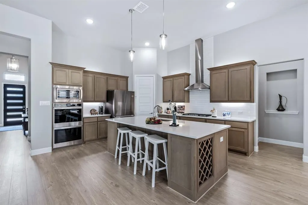1302 Shorefront Drive