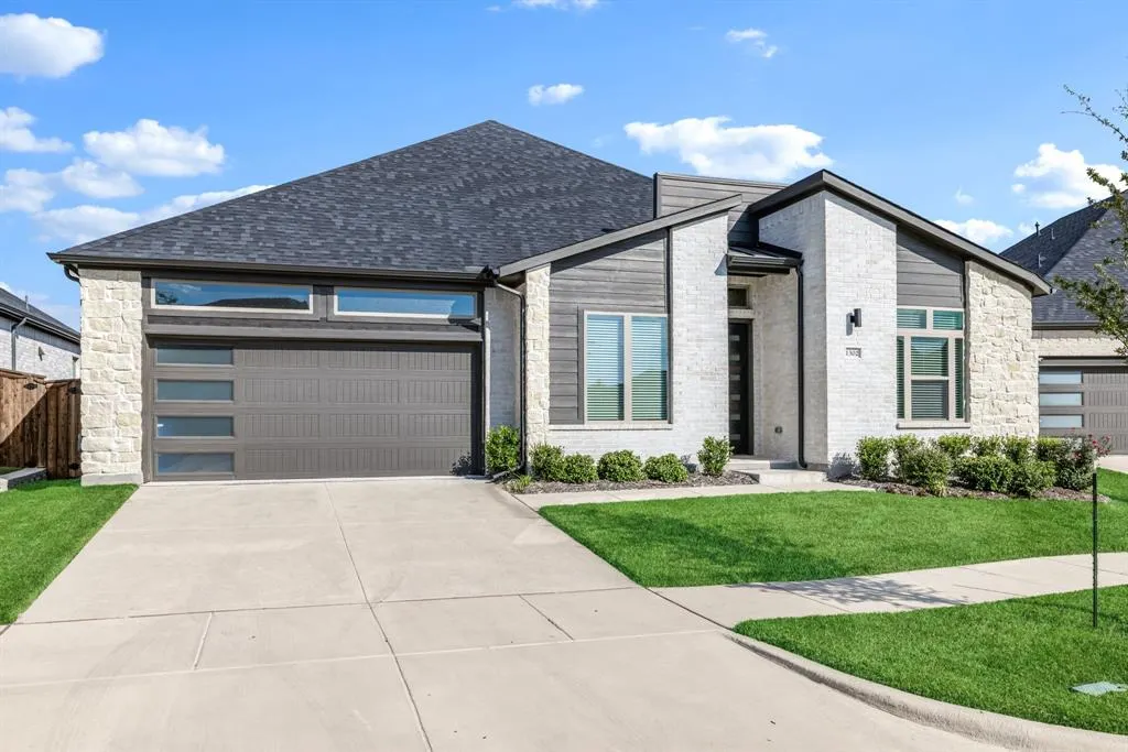 1302 Shorefront Drive
